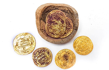 Археологи обнаружили тайник с монетами из «Тысячи и одной ночи»