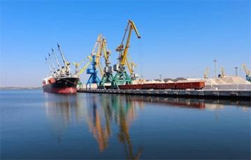 Bloomberg: Три ключевых черноморских порта Украины возобновили прием кораблей для экспорта зерна