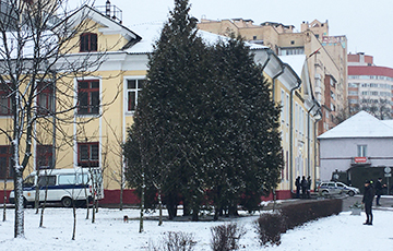 Anarchists "Damaged" Doors Of Minsk Pre-Trial Detention Center For 1.48 Rubles