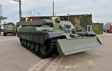 У Барысаве стварылі браняваны эвакуатар для вайскоўцаў з танка Т-72