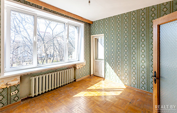 Семья советского чиновника продает квартиру в доме, где жил Машеров