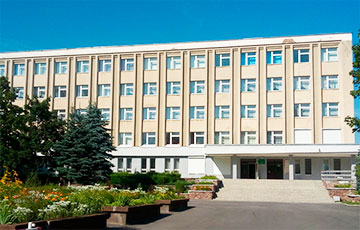 «Баста»: Студентов Мозырского медицинского колледжа бросают в очаг инфекции COVID-19