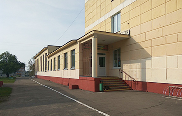 «Баста»: Из средней школы №68 в Минске забрали учеников и учителей с подозрением на коронавирус