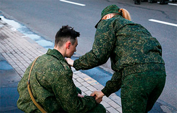 Parade-2020 Rehearsal: Soldiers Faint In Center Of Minsk