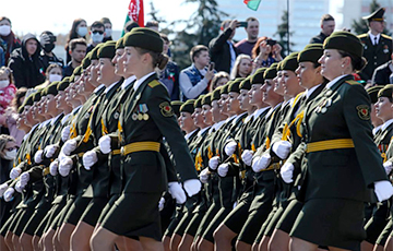 Эксперт: Лукашенко испугался недовольства минчан и военных - Vimarsana News