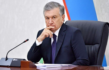 Прэзідэнт Узбекістана на паўгода забараніў прымаць новыя прававыя акты