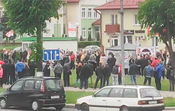 Жители Гродно вышли защищать Сергея Тихановского (Онлайн, видео)