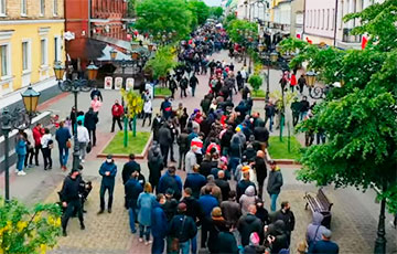 Видеофакт: Впечатляющая очередь на пикете в Бресте