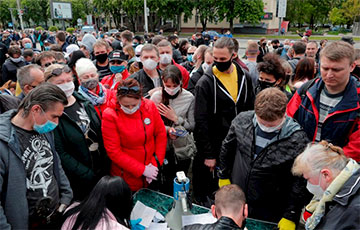 Как белорусы общались на пикете под лозунгом «Стоп таракан!» в Минске