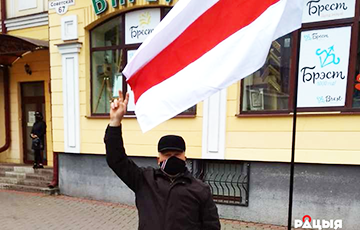 Герой-афганец на пикете Тихановской: Люди жаждут свободы и справедливости