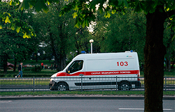 Белоруску выписали с пневмонией, чтобы не оплачивать ей больничный, а медикам – работу с COVID-19