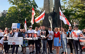 В Вильнюсе прошла акция солидарности с политзаключенными и протестующими в Беларуси
