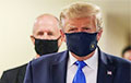 Дональд Трамп упершыню надзеў маску на публіцы