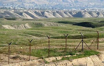 На границе Азербайджана и Армении вспыхнули бои