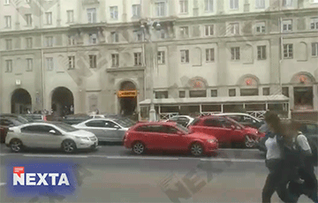 Видеофакт: Автомобилисты выехали в центр Минска на протест