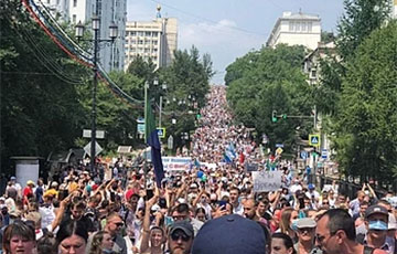 Более 50 тысяч жителей Хабаровска вышли на протест
