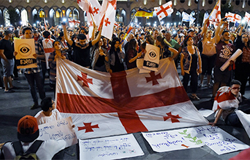 Как оппозиция в Грузии добилась своего