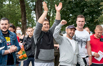 «Мы хотим перемен!»: Как прошел пикет в поддержку Тихановской в Славгороде