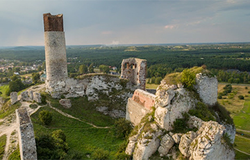 Археологи обнаружили под замком в Польше скрытую пещерную систему
