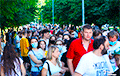 После митинга в Киевском сквере белорусы устроили шествие