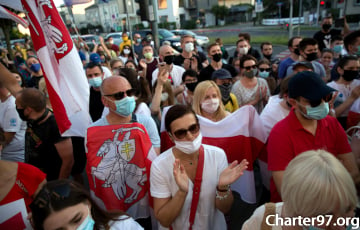 «Победа будет за нами»: В Варшаве прошла акция солидарности с белорусами