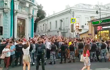 У посольства Беларуси в Москве проходят одиночные пикеты