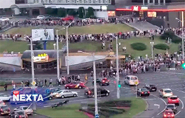 Пушкинская подает пример всей стране: тысячи людей идут в центр Минска