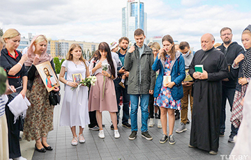 Christians Of Minsk Go On Cross Procession Against Violence
