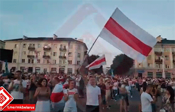 В Бресте горожане традиционно вышли в центр города