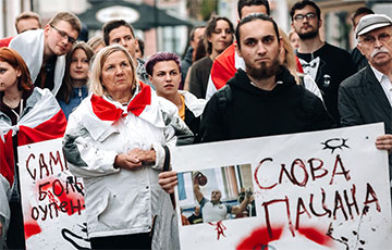 Барабаны и креатив: в Витебске придумали новый формат мирных акций