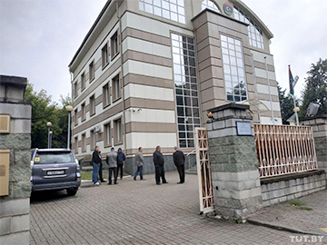 Неизвестные пытались взять штурмом посольство Ливии в Беларуси