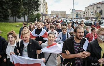 Белорусские студенты поднялись на акции в поддержку рабочих