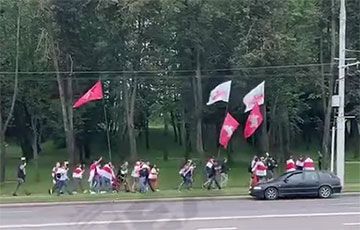 Первая колонна начала движение на Марш единства в Минске