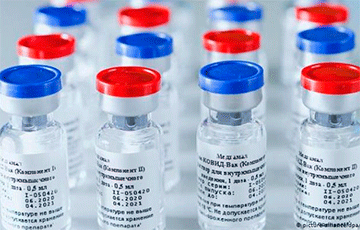 Reuters: Россия приостановила испытания своей вакцины против COVID-19