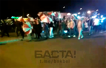 Чижовка объединилась с Лошицей: жители маршем гуляют по улицам