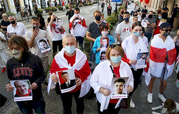 Rally In Warsaw: Freedom To Belarusian Heroes!