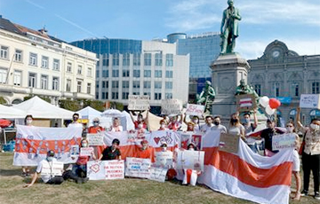 Евродепутаты поддержали протестующих белорусов