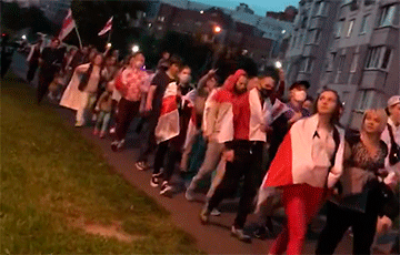 «Верым, можам, пераможам!»: Сухарево идет маршем