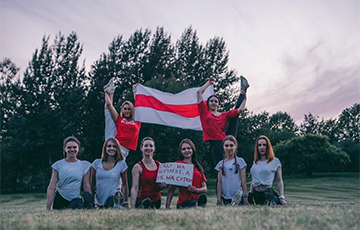 Спортсмены провели яркую акцию солидарности в Минске