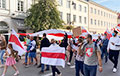 Белорусы Варшавы вышли на Марш национального флага
