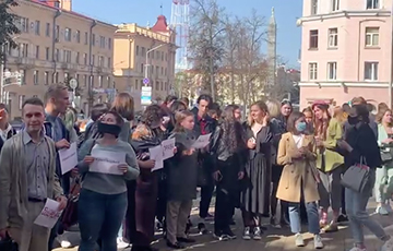 Студенты МГЛУ вышли на протест