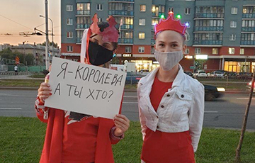 Minsk Girl At Rally: I Am Queen, And Who Are You?