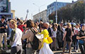 Белоруски снова собрались на площади перед Комаровским рынком