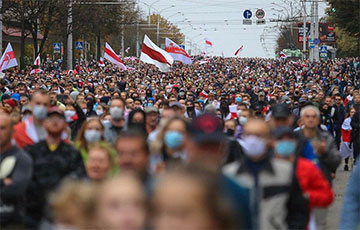 Колькасць удзельнікаў маршу ў Менску перавысіла 100 тысяч чалавек
