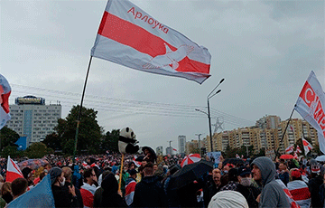 Свободные районы Минска вышли на Марш под своими флагами