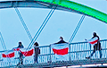 Бел-чырвона-белы мост у менскай Малінаўцы