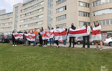 Жители Уручья встали в цепь солидарности