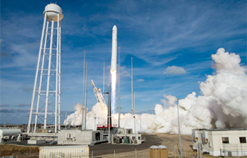NASA запусціла ракету «Антарэс»