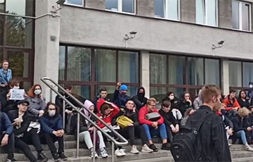 Студенты БГУИР продолжают «сидячую забастовку»