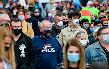 ВОЗ: Европа может избежать локдауна, если 95% людей будут носить маски